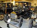 1915_Ford_Model_T_Town_Car.JPG