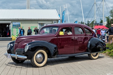 Lincoln Zephyr 4-door sedan 1938 fl3q