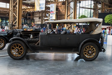 Packard 3-35 Twin Six touring 1918 side