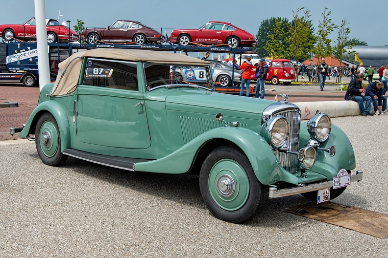 Bentley 3,5 Litre DHC by Park Ward 1935 fr3q.jpg