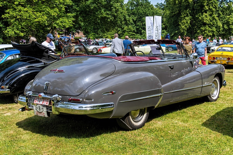 Buick Roadmaster convertible coupe 1948 r3q.jpg