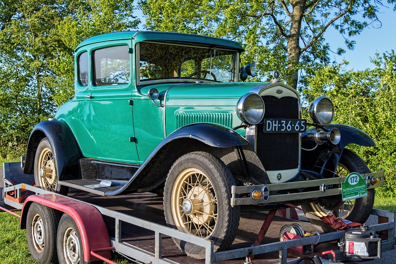 Ford Model A 2-door coupe 1931 fr3q.jpg