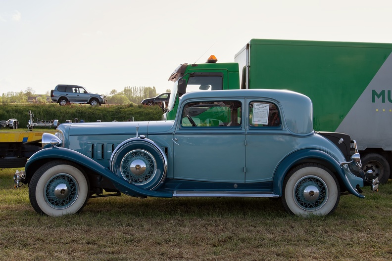 Reo 8-35 Royale Victoria coupe by Murray 1931 side.jpg