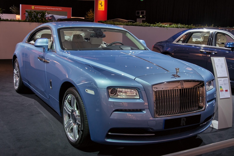 Rolls Royce Wraith 2015 fr3q.jpg