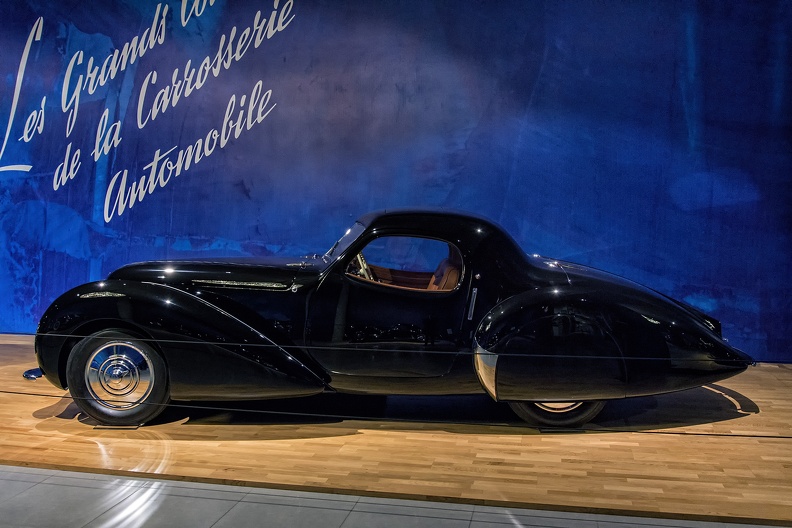 Delahaye 135MS coupe by Pourtout 1946 side.jpg