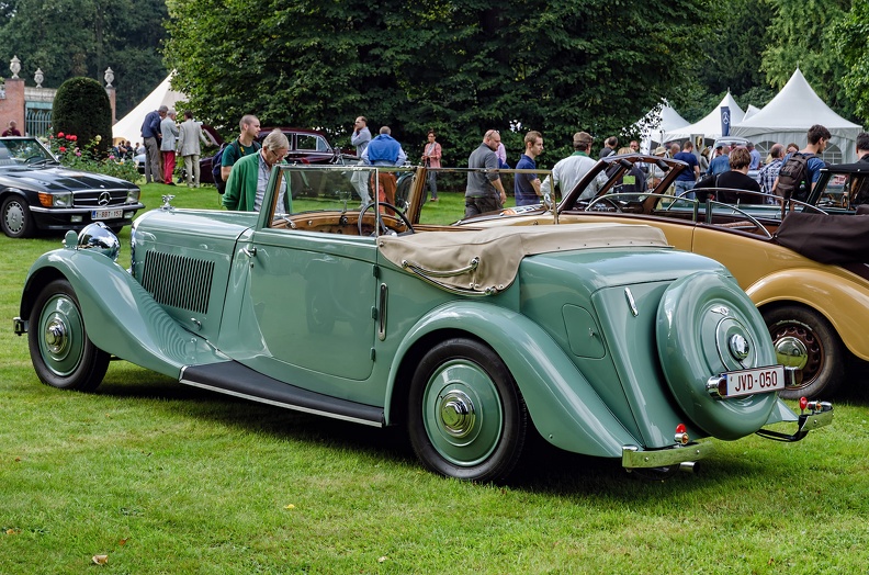 Bentley 3,5 Litre DHC by Park Ward 1935 r3q.jpg