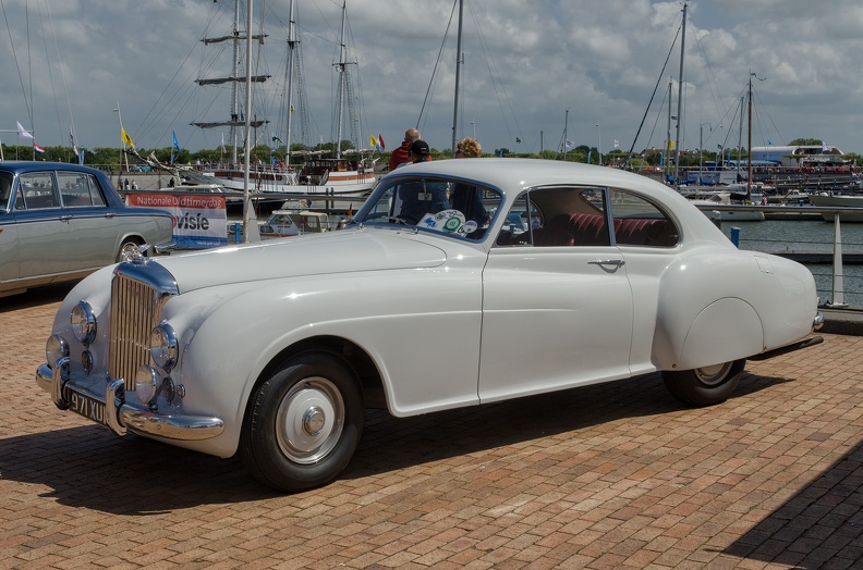 Bentley R Continental fastback coupe by Mulliner 1951 fl3q.jpg