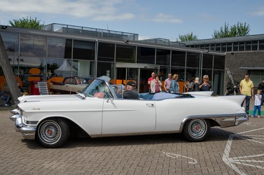 Cadillac Eldorado Biarritz 1957 white side