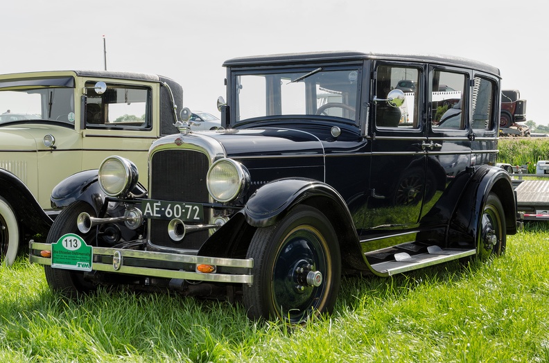 Nash Standard Six 4-door sedan 1928 fl3q.jpg
