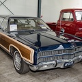 Ford Country Squire 1969 f3q.jpg