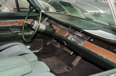 Imperial Crown hardtop coupe 1967 interior