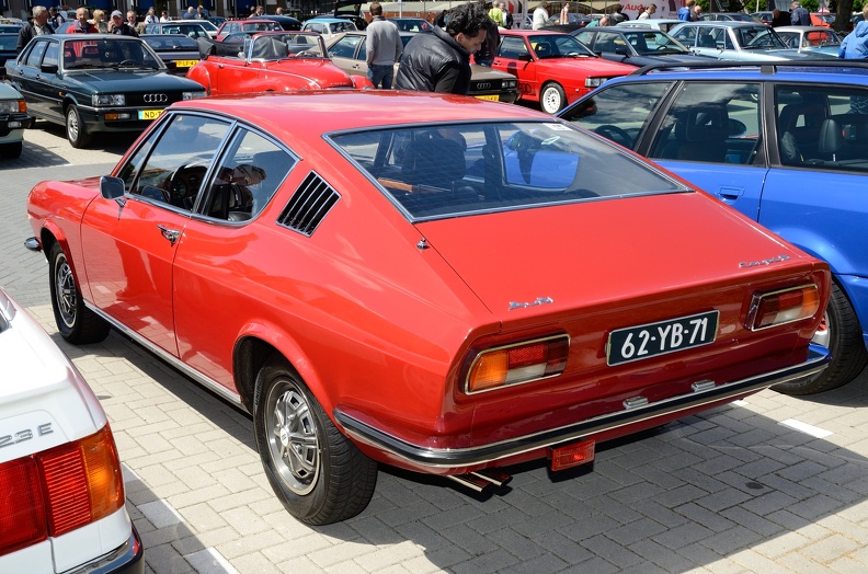 Audi 100 Coupe S 1973 r3q.jpg