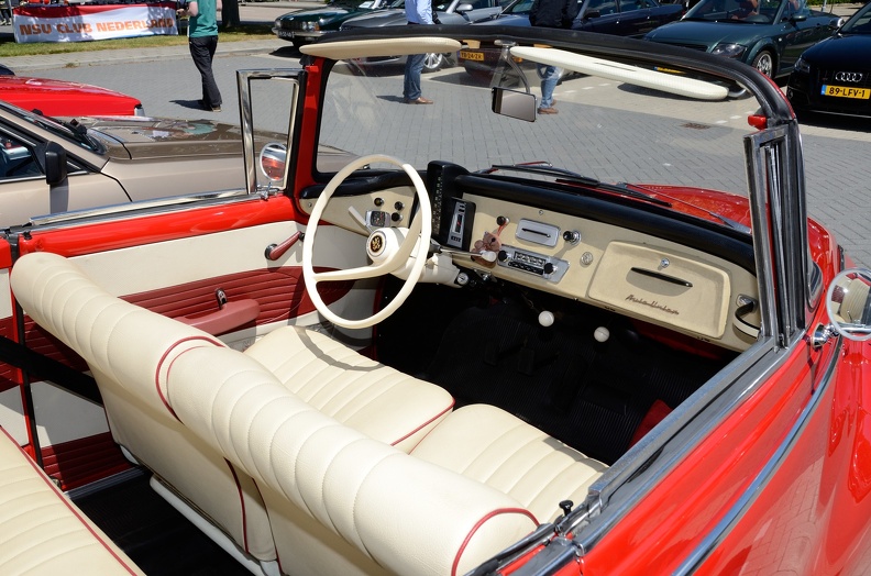 DKW 1000 S DeLuxe cabriolet 1962 interior.jpg