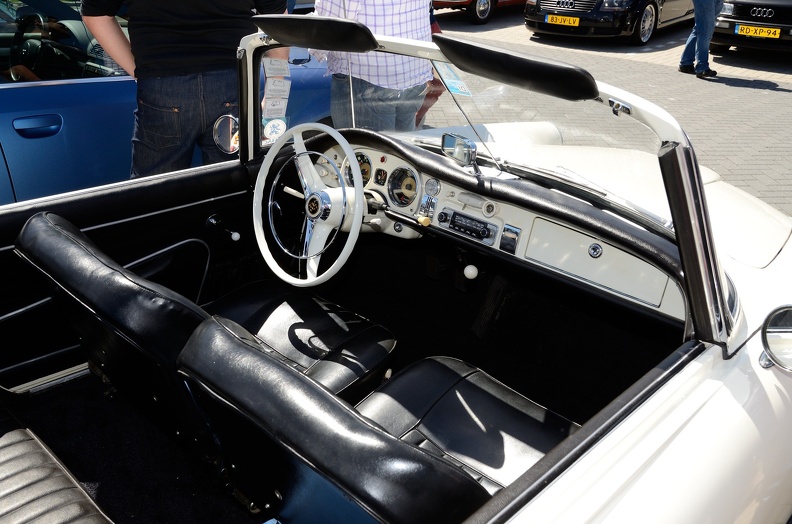 DKW 1000 Sp roadster 1962 interior.jpg