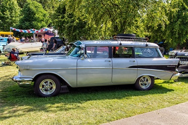 Chevrolet 210 Townsman wagon 1957 side