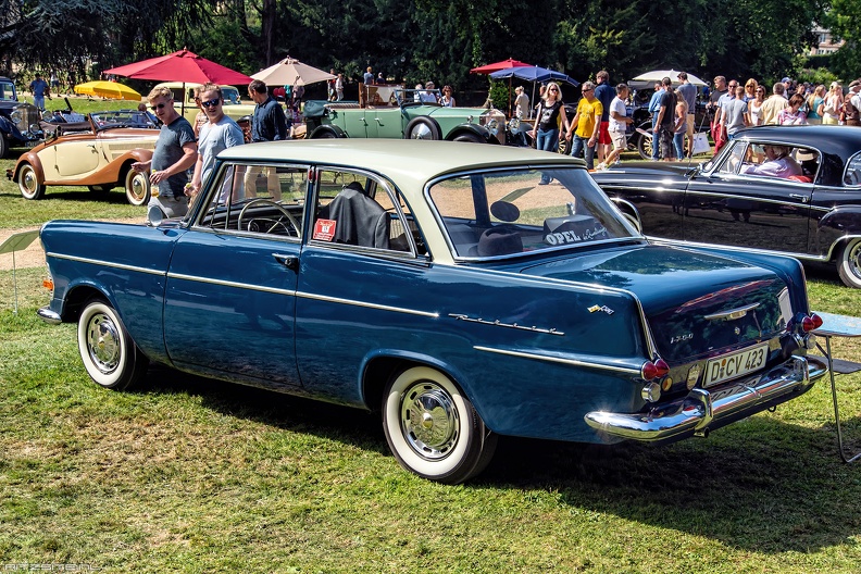 Opel Rekord P2 2-door sedan 1961 r3q.jpg