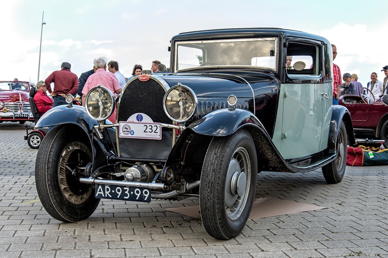 Bugatti T49 fiacre 1930 fl3q.jpg