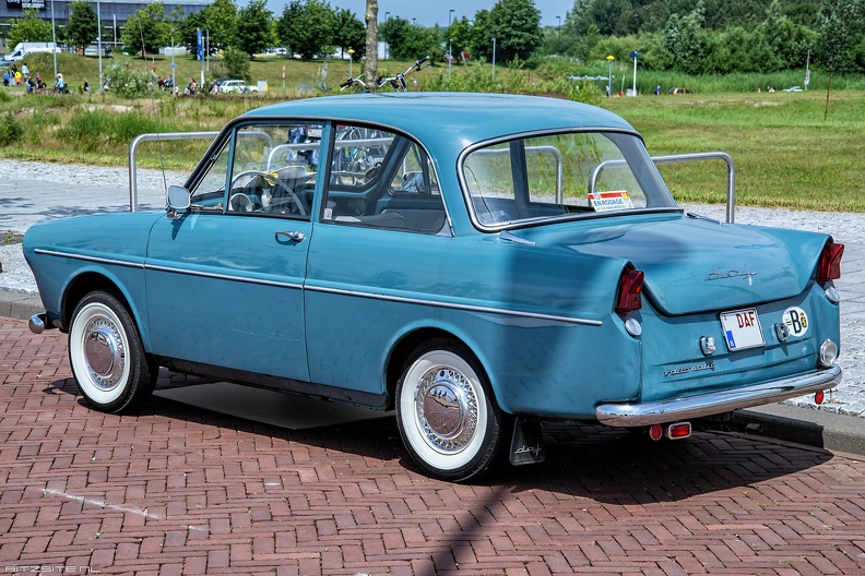 DAF 600 S2 Luxe 1961 r3q.jpg
