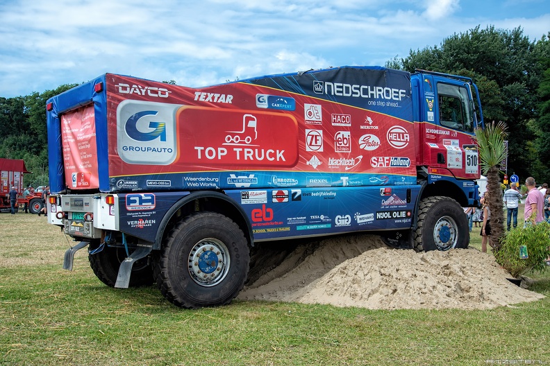 DAF CF MX-12 Dakar truck by Schoonesdakar 2013 r3q.jpg