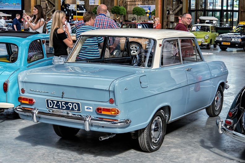 Opel Kadett A Luxus 1964 r3q.jpg