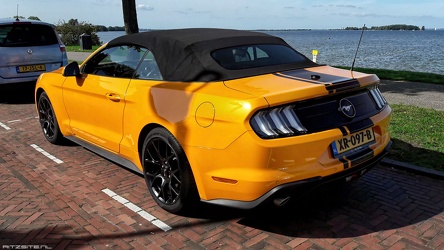 Ford Mustang S6 Ecoboost convertible coupe 2019 r3q