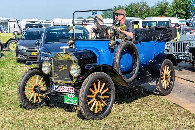 Ford Model T tourer 1915 fl3q.jpg