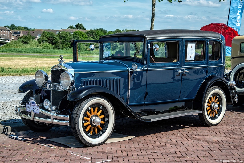 Hupmobile Series A Century Six 4-door sedan 1929 fl3q.jpg