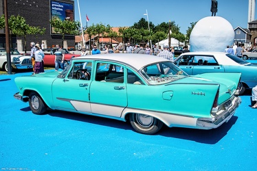 Plymouth Plaza 4-door sedan 1957 r3q