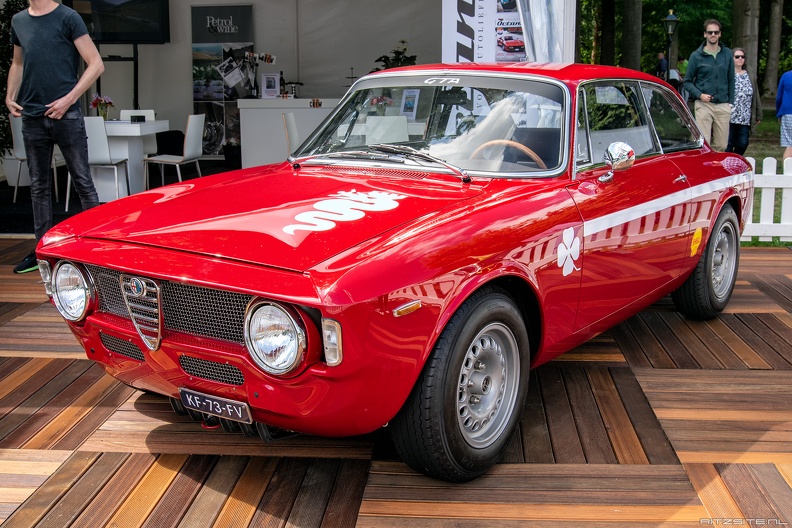 Alfa Romeo GTA 1300 Junior by Bertone 1968 fl3q.jpg
