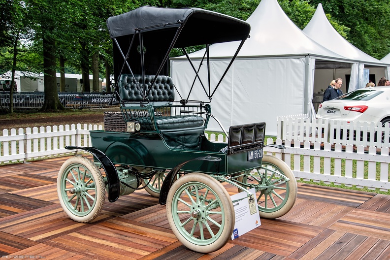Pope Waverley Model 21 road wagon 1904 fr3q.jpg