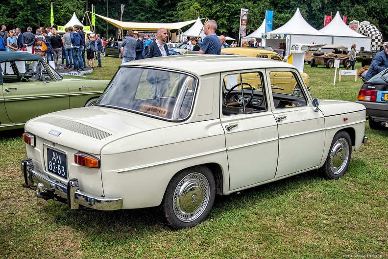 Renault 8 1963 r3q.jpg