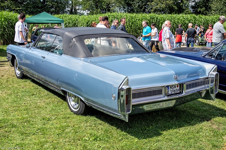 Cadillac Eldorado 1965 r3q.jpg