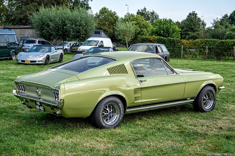 Ford Mustang S1 GTA fastback coupe 1967 r3q.jpg