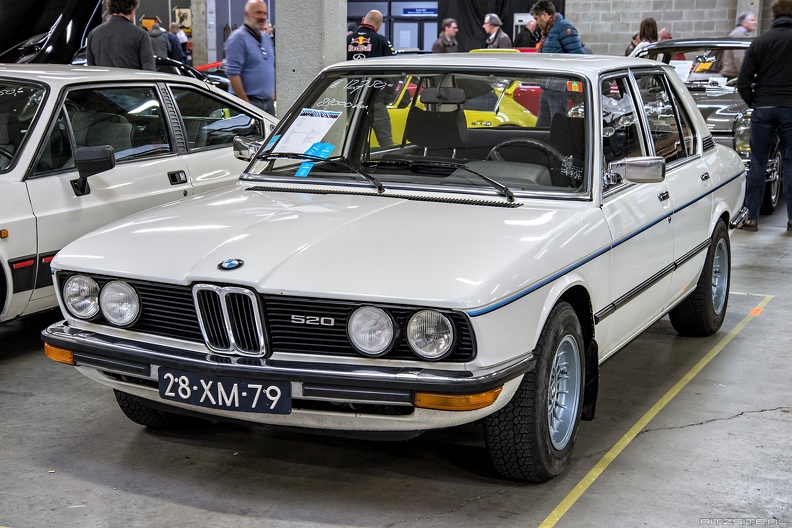 BMW 520 1978 fl3q.jpg