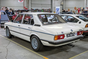 BMW 520 1978 r3q