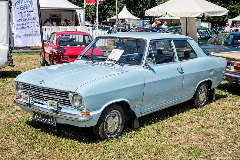 Opel Kadett B 1,1 S 2-door sedan 1969 fl3q.jpg