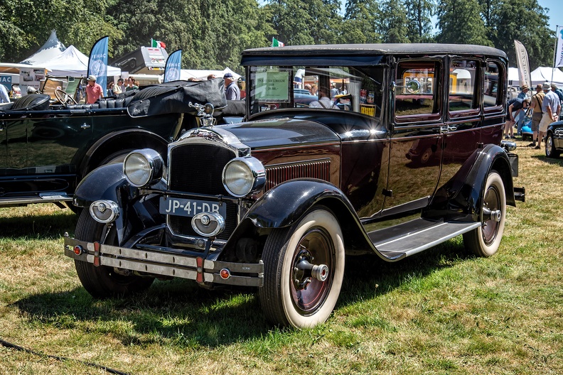 Packard 526 Single Six 4-door sedan 1928 fl3q.jpg